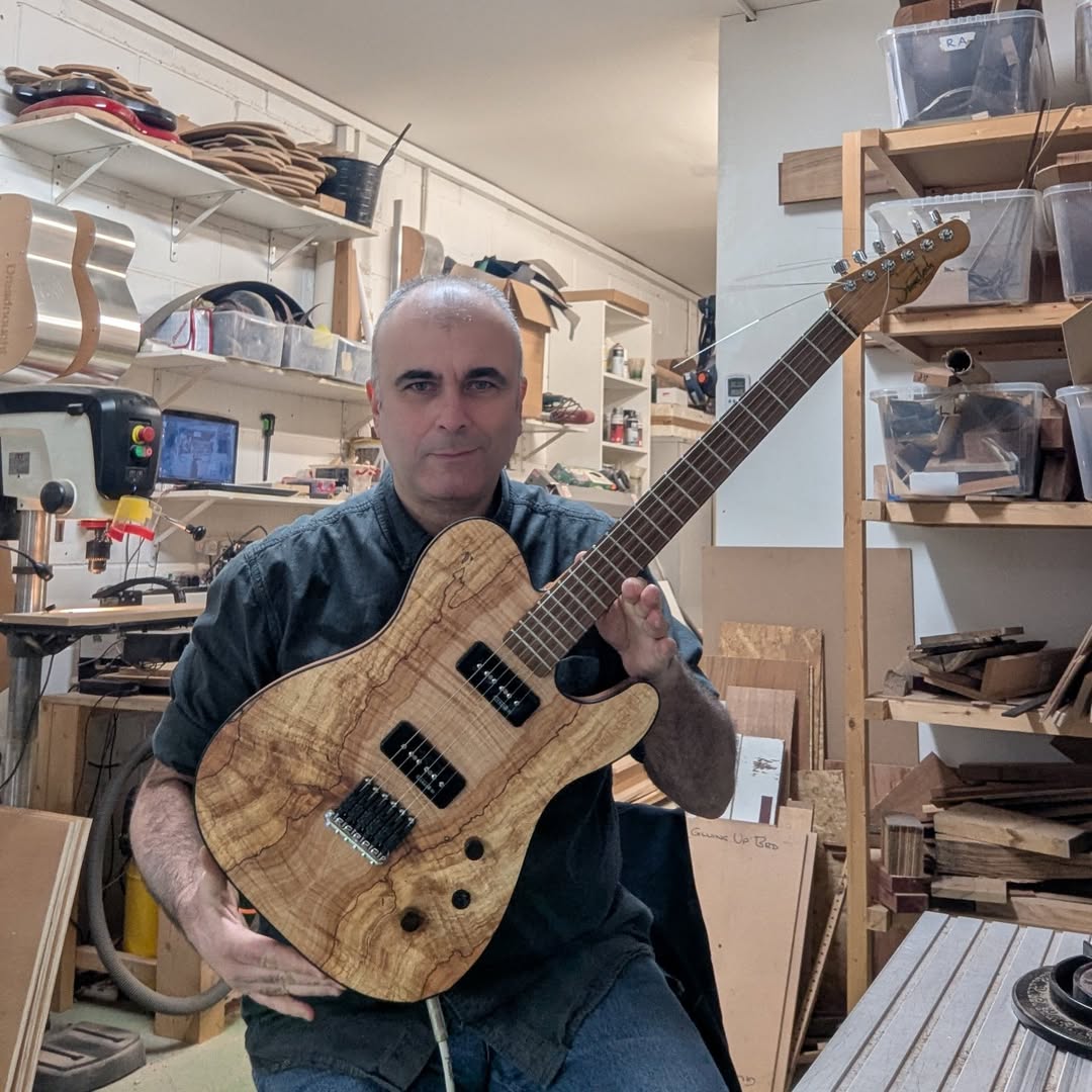11 years later... 😅 Finally ready!!! Spalted #Canadian #maple #guitartop #mahogany #guitarbody custom @kinmanpickups noiseles...