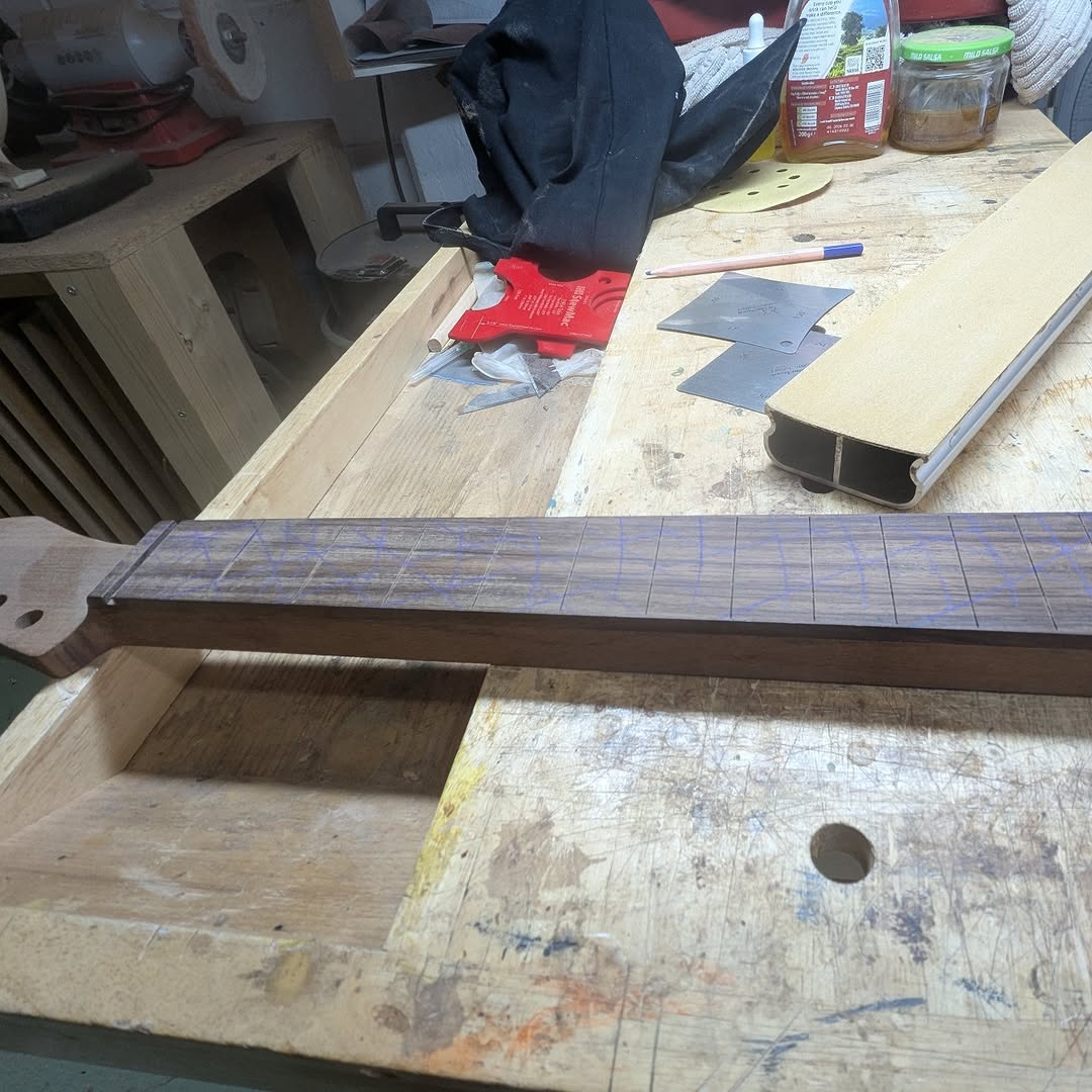 Time for the luthier's workout... 😅 #guitar #guitarneck #radiusing #lutherie #xylonguitars #customelectricguitar #customguita...